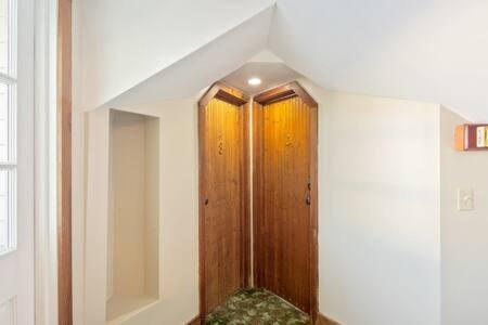 Curry House - Pool, King Bed & Balcony! Room 7 Кей Уест Екстериор снимка